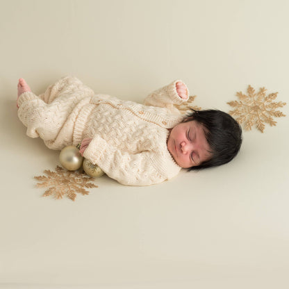 Babysæt med jakke og bukser i kabelstrik