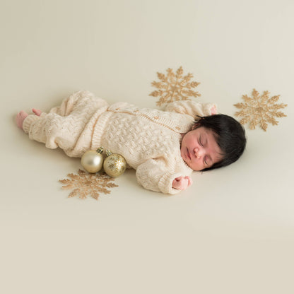 Babysæt med jakke og bukser i kabelstrik