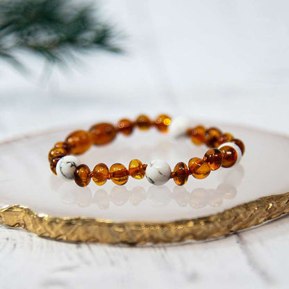 Amber bracelet with howlite for teething