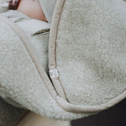 Babydecke mit Kapuze aus 100% Merinowolle